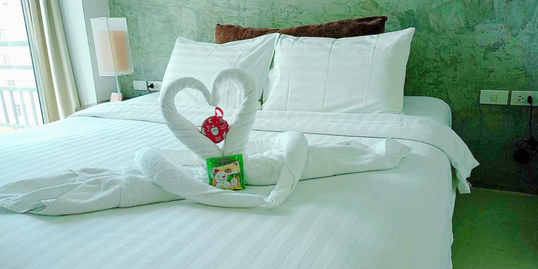 The Album Hotel Patong Екстер'єр фото